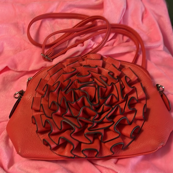 ROSE PETAL Red Faux Leather Round Crossbody Bag NWOT - Picture 4 of 14